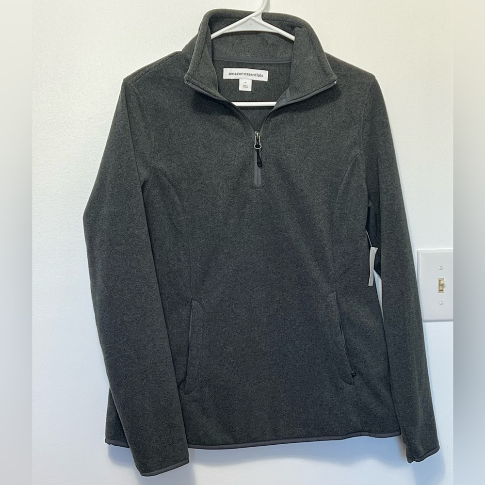 New with tags grey fleece 1/4 zip jacket
